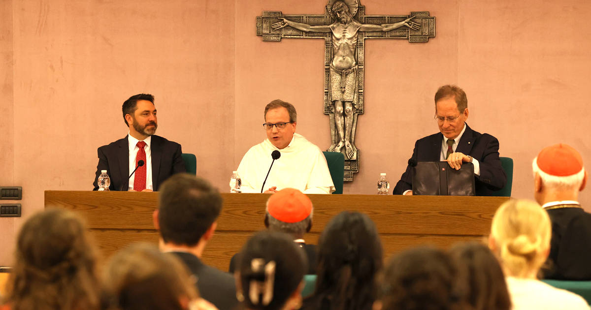 Following Mass, guests proceeded to the Instituto’s lecture hall for a talk delivered by Fr. Thomas Joseph White, O.P., the Rector Magnificus of the Pontifical University of St. Thomas Aquinas (the Angelicum)