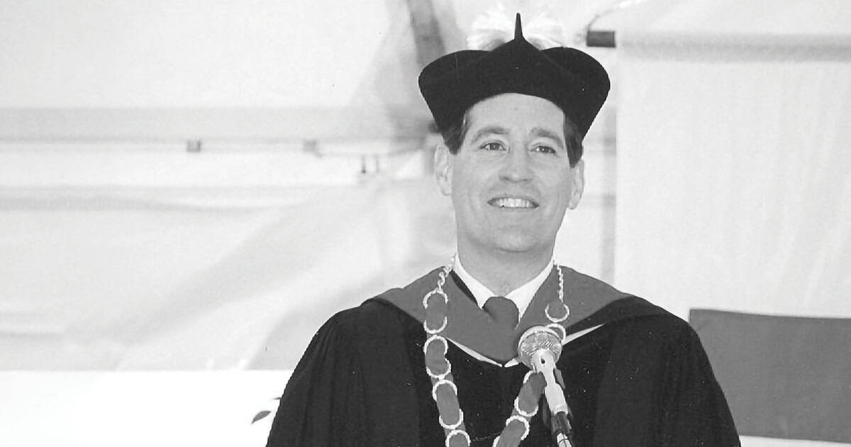 O'Donnell at his installation as president in 1992.