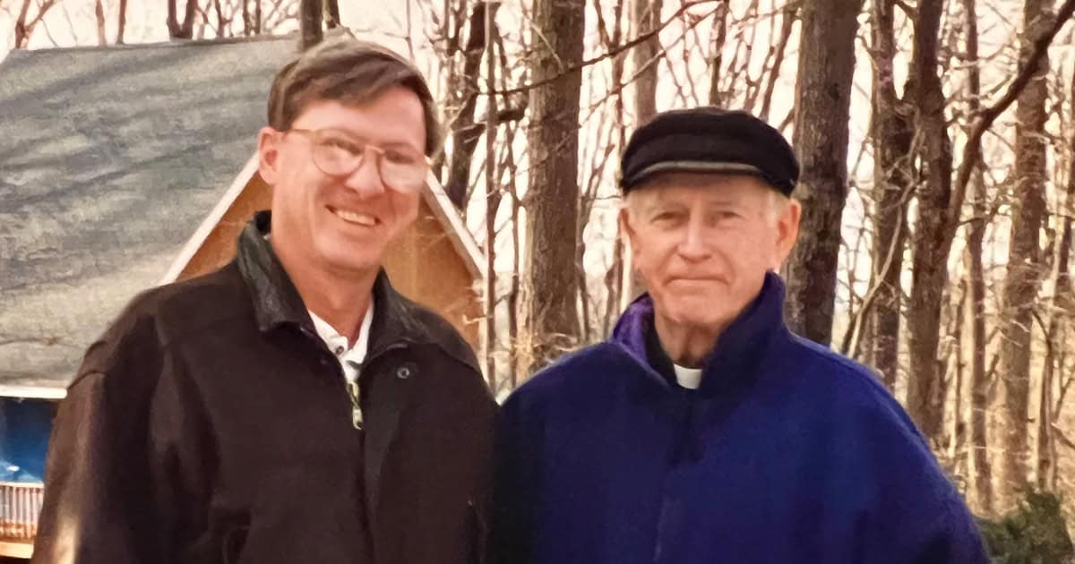 O'Connor visiting with Fr. Seamus O'Reilly at Christendom in 1996. Fr. Seamus O'Reilly was the brother of one of the original benefactors of Christendom, Dr. Sean O'Reilly, and the uncle of alumni Frank O'Reilly and Maggie (O'Reilly) Ciskanik.