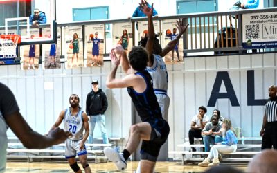 Men’s Basketball Wins in Dramatic Buzzer-Beater